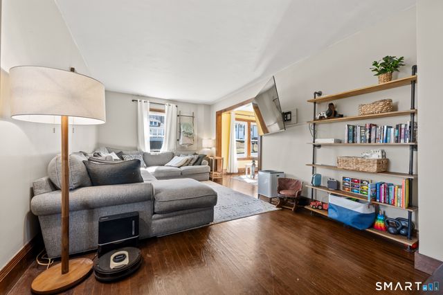 18 Oak Street, Plymouth, CT 06786