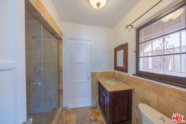 8232 Blackburn Avenue, Los Angeles, CA 90048
