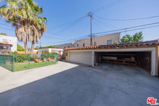 8232 Blackburn Avenue, Los Angeles, CA 90048