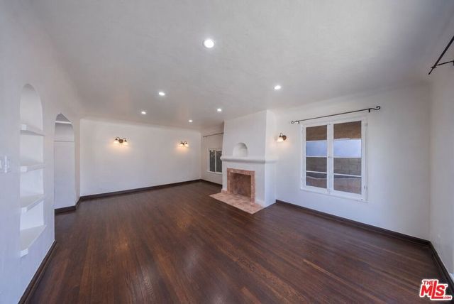 8232 Blackburn Avenue, Los Angeles, CA 90048