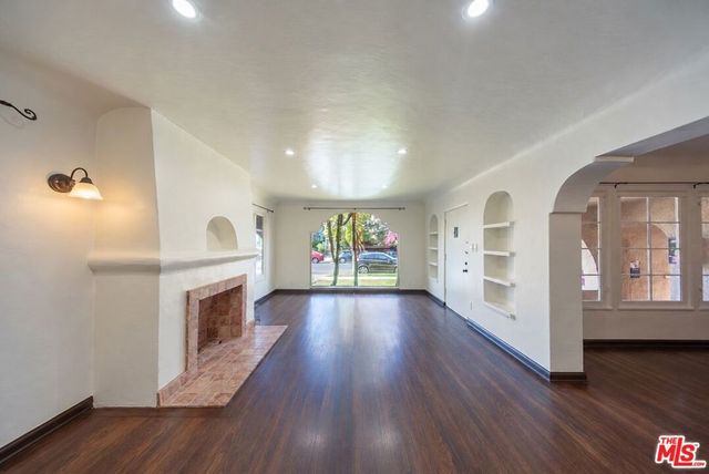 8232 Blackburn Avenue, Los Angeles, CA 90048