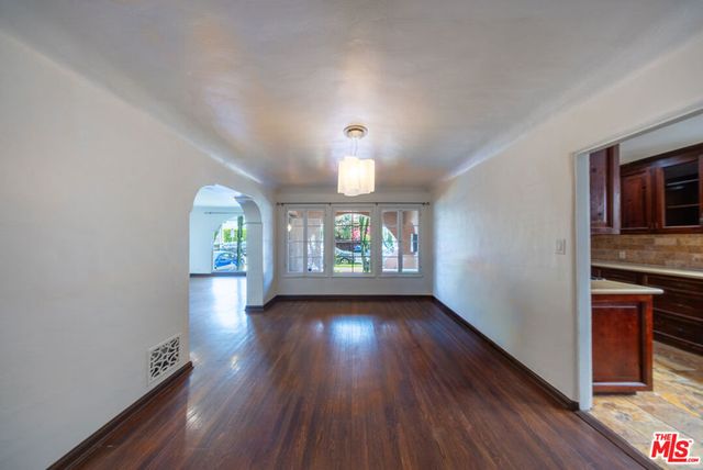 8232 Blackburn Avenue, Los Angeles, CA 90048