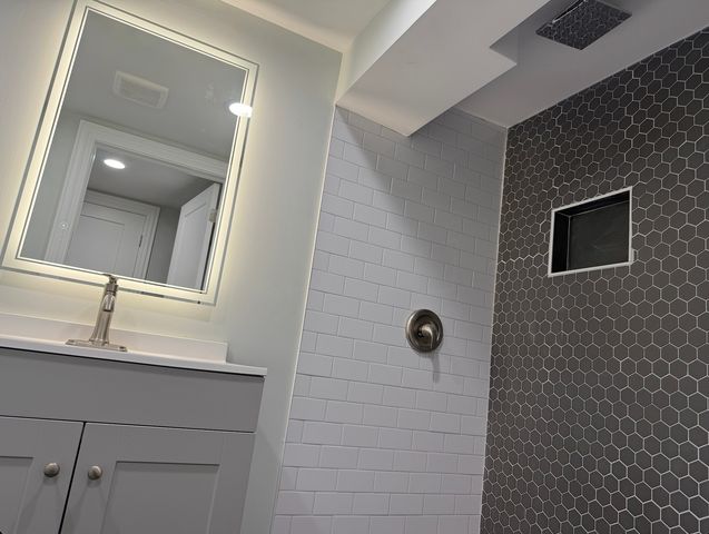 8631 S Constance Avenue, Chicago, IL 60617