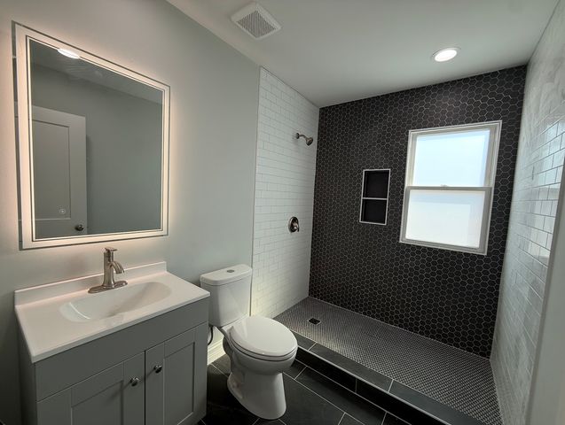 8631 S Constance Avenue, Chicago, IL 60617