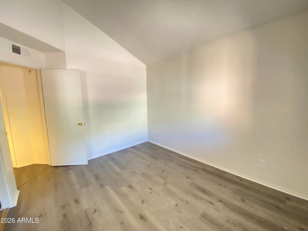 Image 22 of property listing at 2122 E KIRKLAND Lane 3, Tempe, AZ 85281