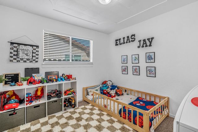 3415 W Oswego Avenue, Fresno, CA 93711