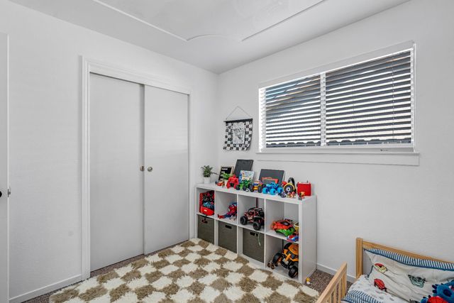 3415 W Oswego Avenue, Fresno, CA 93711