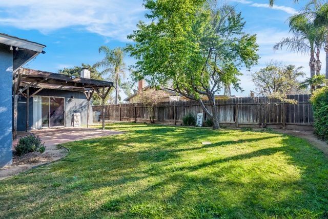 3415 W Oswego Avenue, Fresno, CA 93711