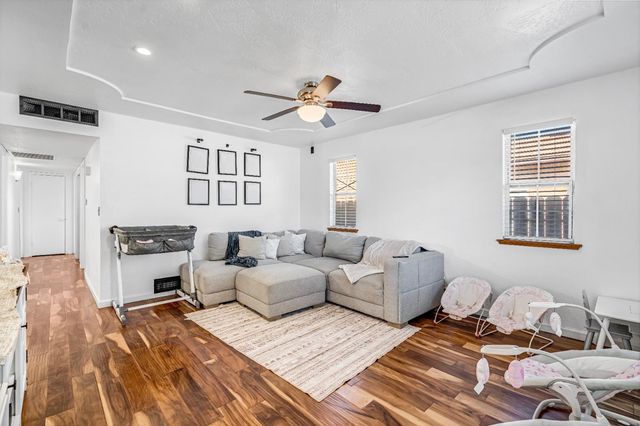 3415 W Oswego Avenue, Fresno, CA 93711