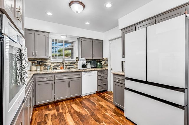 3415 W Oswego Avenue, Fresno, CA 93711