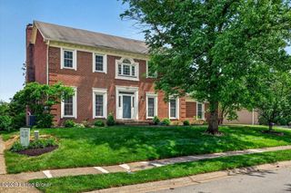 611 Lake Forest Pkwy, Louisville, KY 40245
