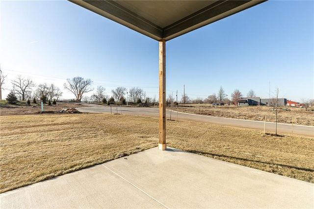 18612 Ironwood Street, Overland Park, KS 66085