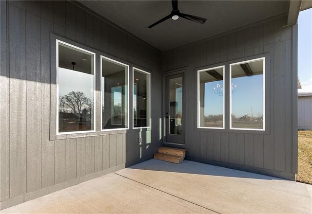 18612 Ironwood Street, Overland Park, KS 66085