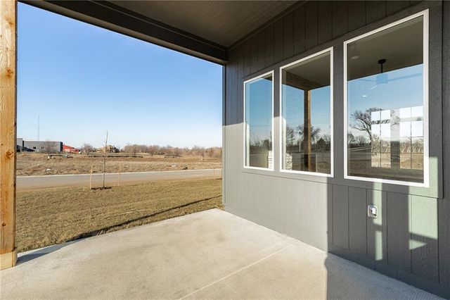 18612 Ironwood Street, Overland Park, KS 66085