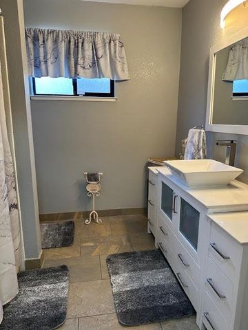 4523 Jan Dr, Carmichael, CA 95608