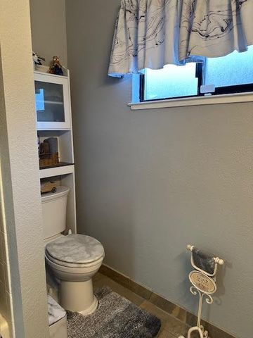 4523 Jan Dr, Carmichael, CA 95608