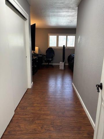 4523 Jan Dr, Carmichael, CA 95608