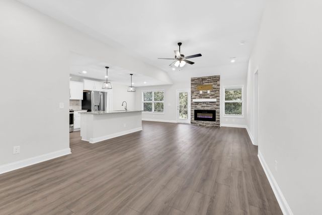 2689 Brewster Dr, Clarksville, TN 37042