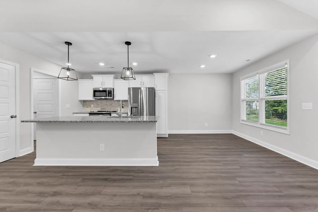 2689 Brewster Dr, Clarksville, TN 37042