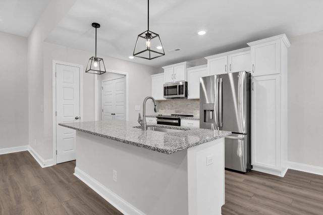 2689 Brewster Dr, Clarksville, TN 37042