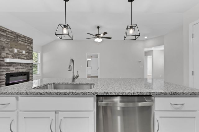 2689 Brewster Dr, Clarksville, TN 37042