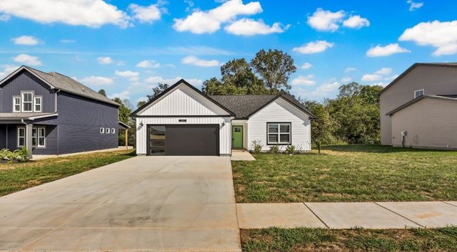 2689 Brewster Dr, Clarksville, TN 37042