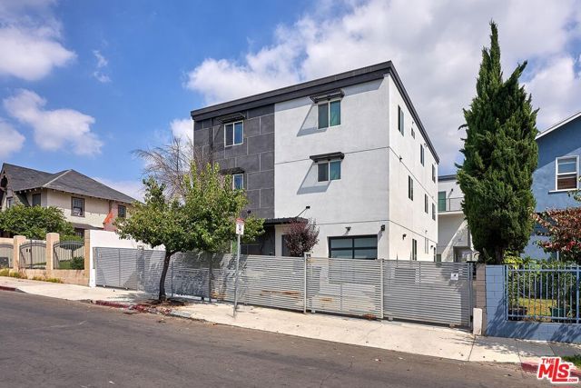 1522 Arapahoe Street, Los Angeles, CA 90006
