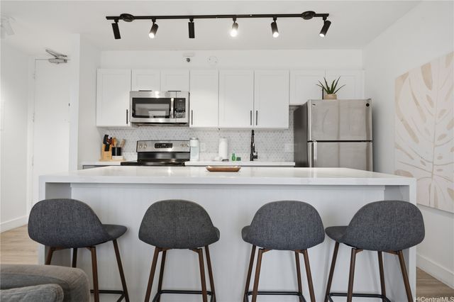 201 Ohua Avenue 911, Honolulu, HI 96815