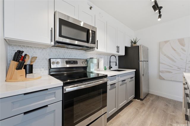 201 Ohua Avenue 911, Honolulu, HI 96815