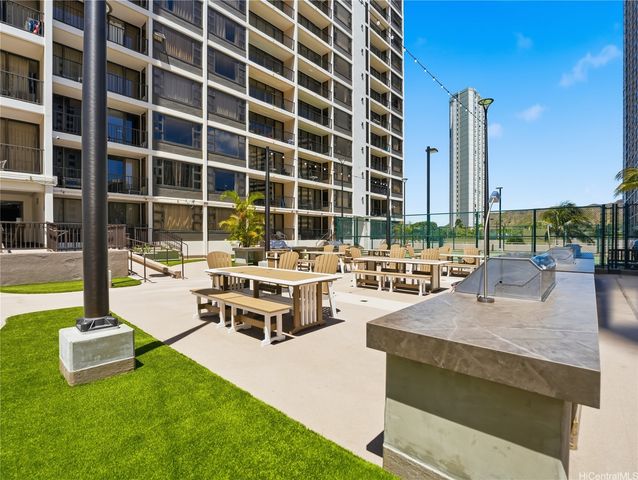 201 Ohua Avenue 911, Honolulu, HI 96815