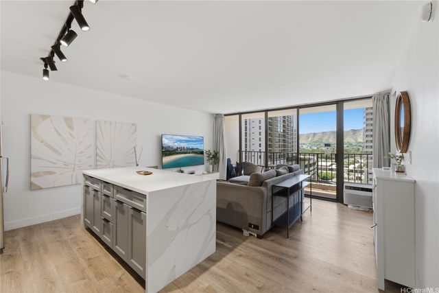 201 Ohua Avenue 911, Honolulu, HI 96815