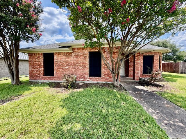 3205 Bryan Street, Sachse, TX 75048