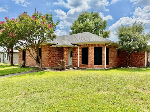 3205 Bryan Street, Sachse, TX 75048