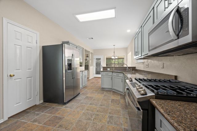 1304 Meadow Lark DR, Cedar Park, TX 78613