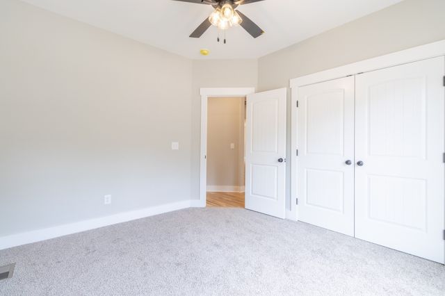 1183 Hangar Dr, Springfield, TN 37172