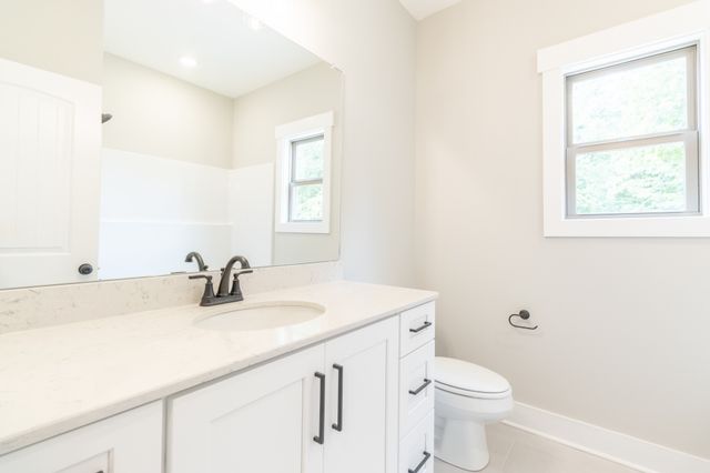 1183 Hangar Dr, Springfield, TN 37172