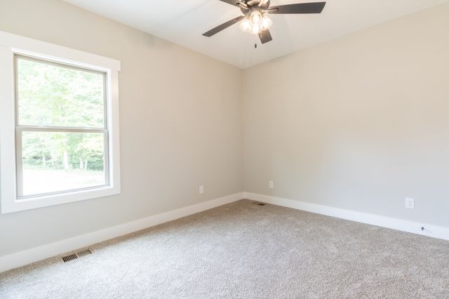 1183 Hangar Dr, Springfield, TN 37172