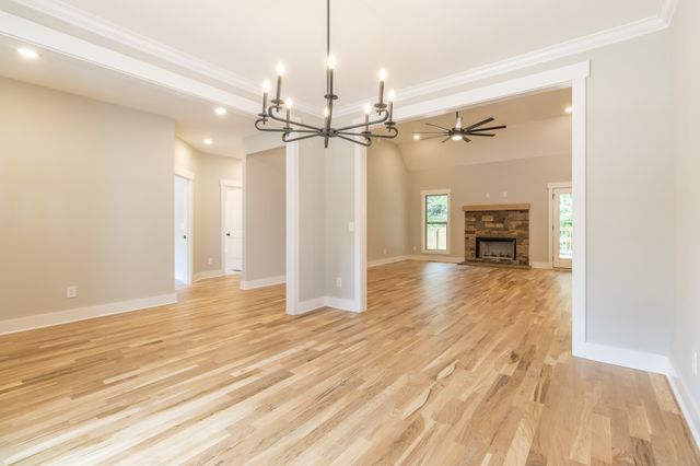 1183 Hangar Dr, Springfield, TN 37172