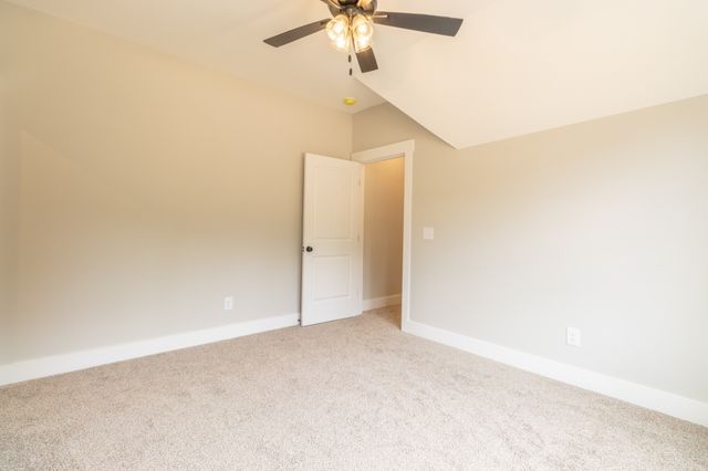 1183 Hangar Dr, Springfield, TN 37172