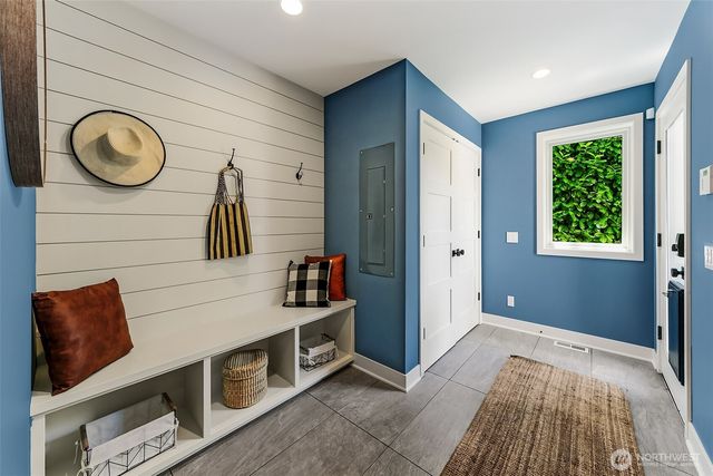 8527 Latona Avenue NE, Seattle, WA 98115