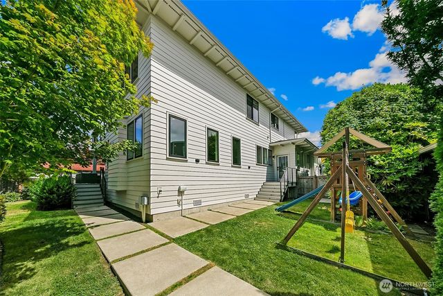 8527 Latona Avenue NE, Seattle, WA 98115