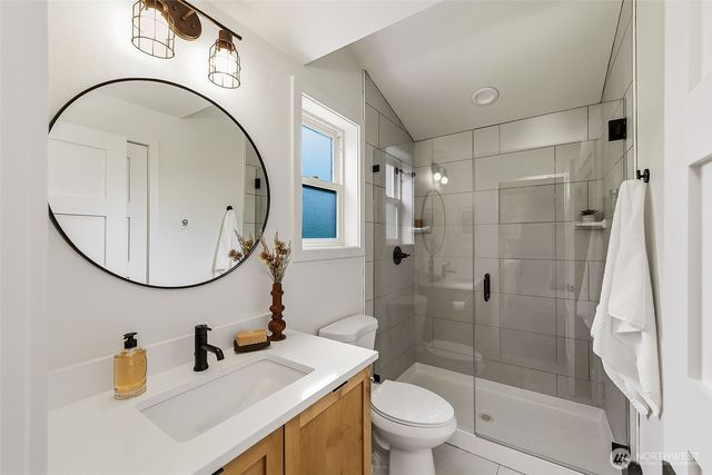 8527 Latona Avenue NE, Seattle, WA 98115