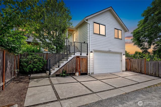8527 Latona Avenue NE, Seattle, WA 98115