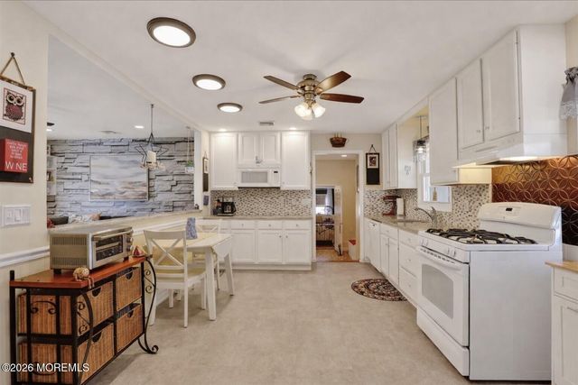 194 Park Place, Belford, NJ 07718