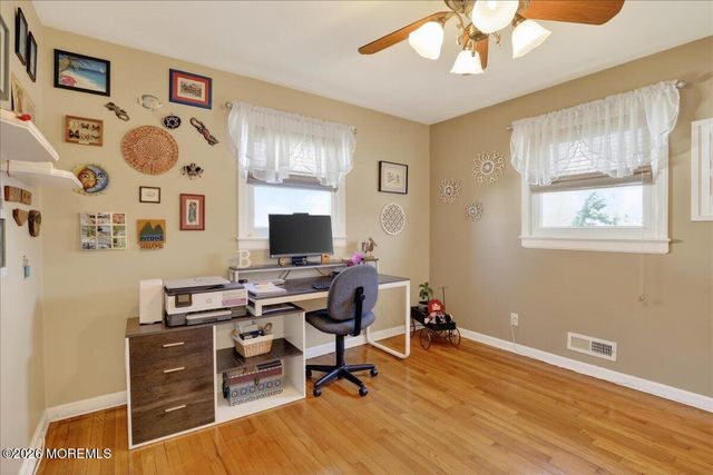 194 Park Place, Belford, NJ 07718