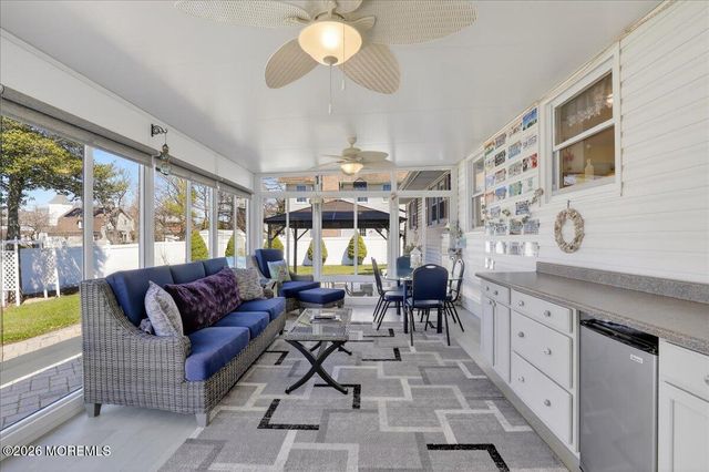 194 Park Place, Belford, NJ 07718