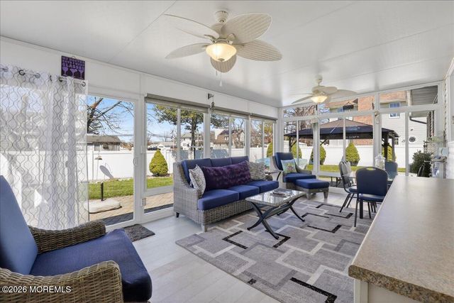 194 Park Place, Belford, NJ 07718