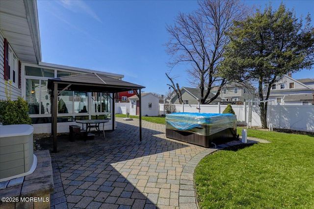 194 Park Place, Belford, NJ 07718