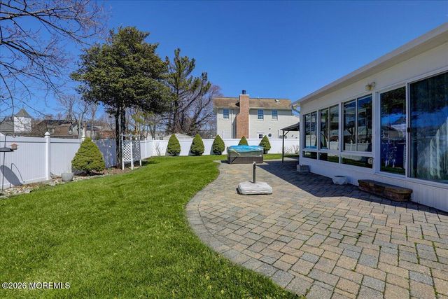 194 Park Place, Belford, NJ 07718