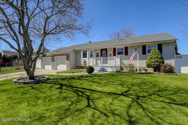 194 Park Place, Belford, NJ 07718